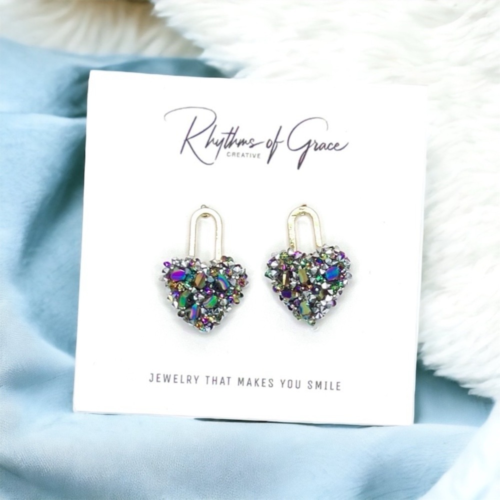 Sparkle & Shine with Rhinestone Heart Stud Earrings ✨ Stunning Studs (NWT)